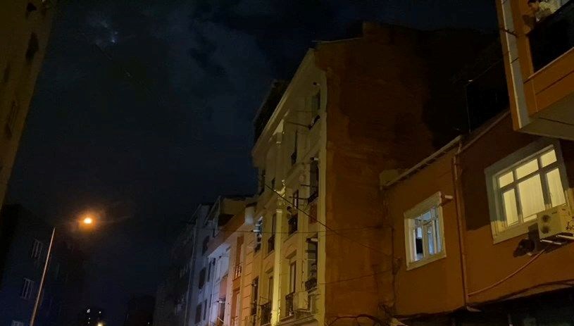 kavgayi izlerken balkonda vuruldu