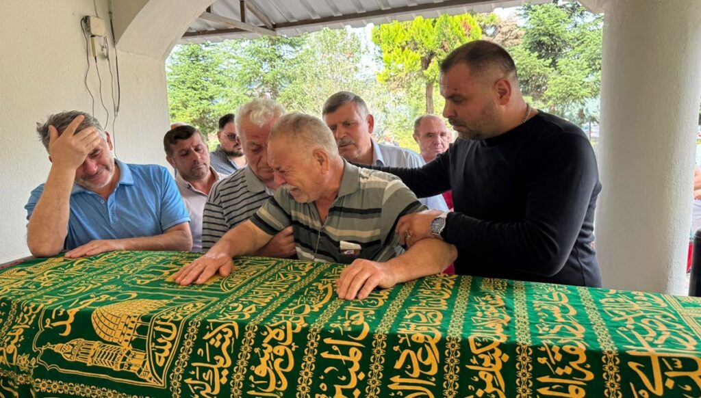 vagonlarin arasinda sikisip olen madenciden aci plan