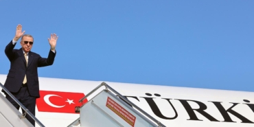 erdogan-ucak-selamlama-aa-2217121.jpg